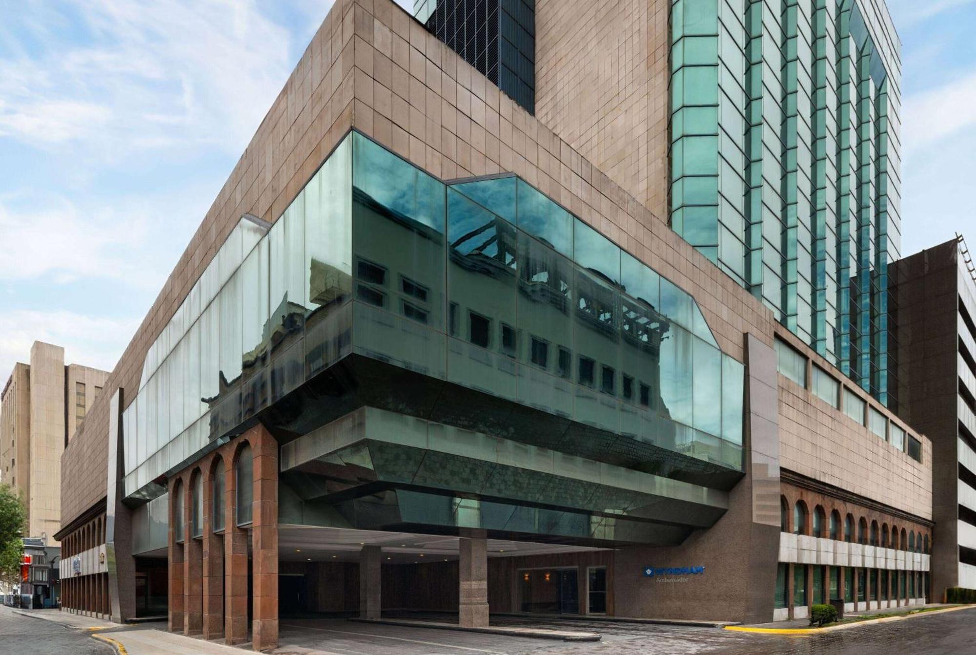Wyndham Monterrey Ambassador Centro Hotel Exterior photo